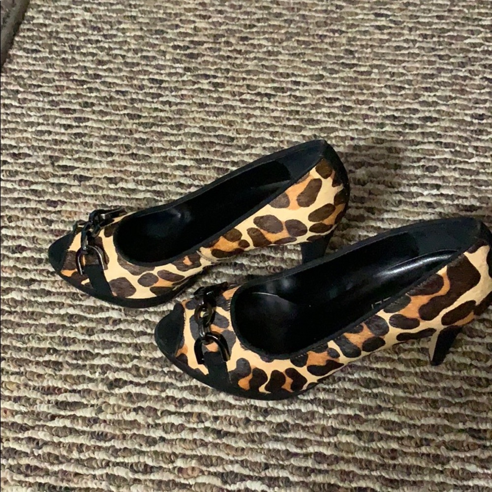Vaneli Pump - Picture 2 of 4